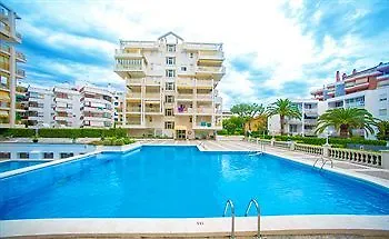 Ona Suites Салоу