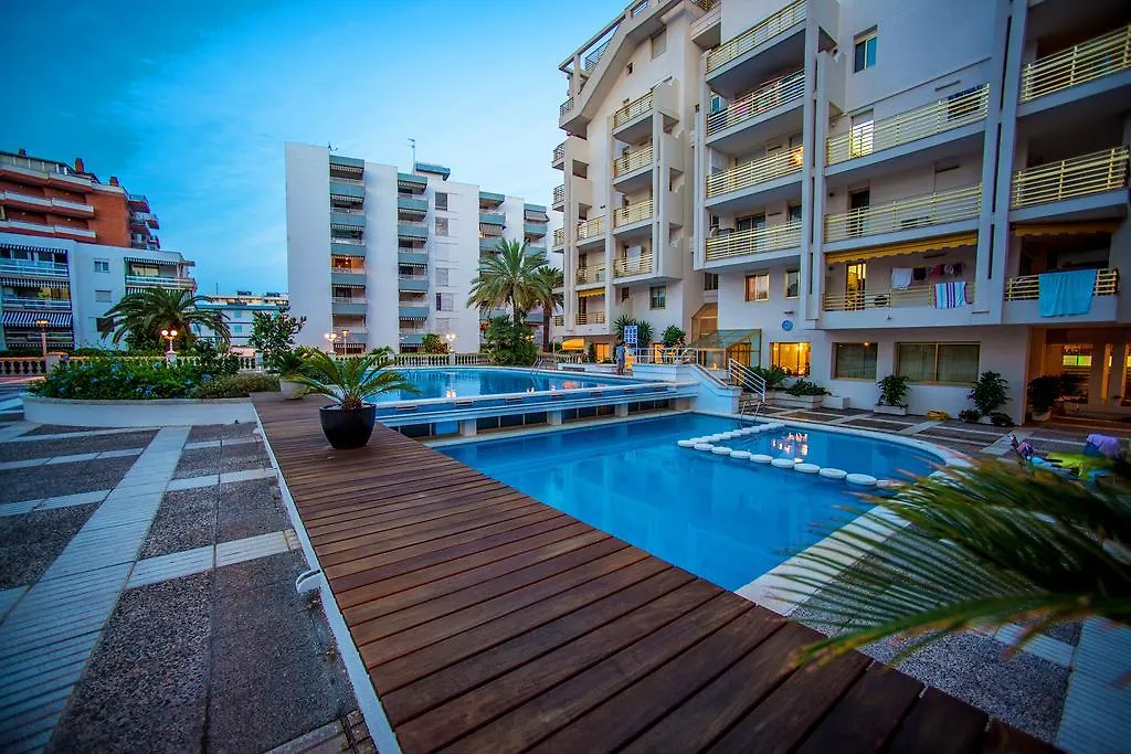 Ona Suites Салоу